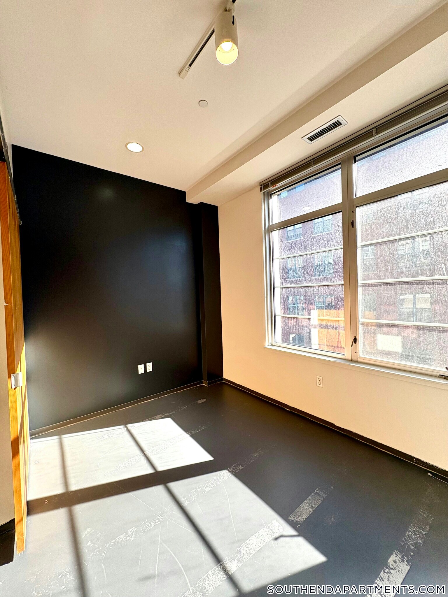 Building Photo - 160 E Berkeley St