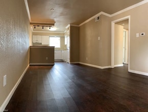 Building Photo - 7065 Bellfort Ave