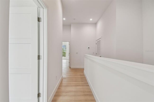 Building Photo - 3826 Pompano Dr SE