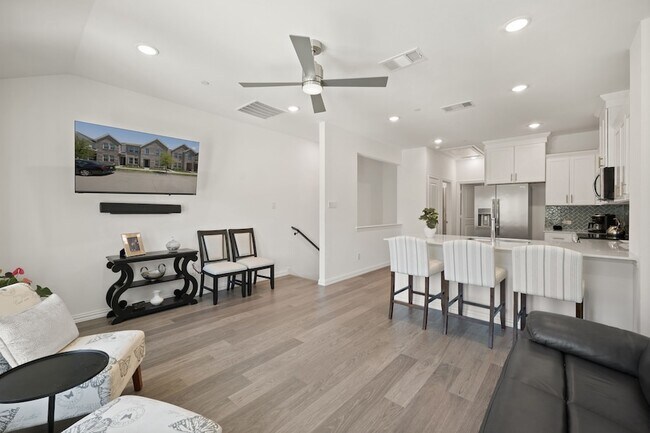 Building Photo - 5243 Legacy St