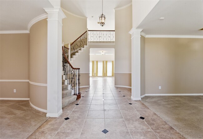 Building Photo - 5910 Willowfield Ct