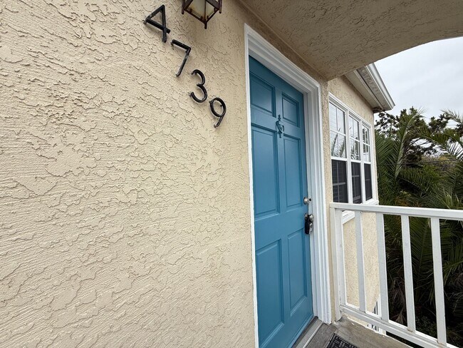 Building Photo - Charming, Refreshed Pacific Beach 1-Bedroo...