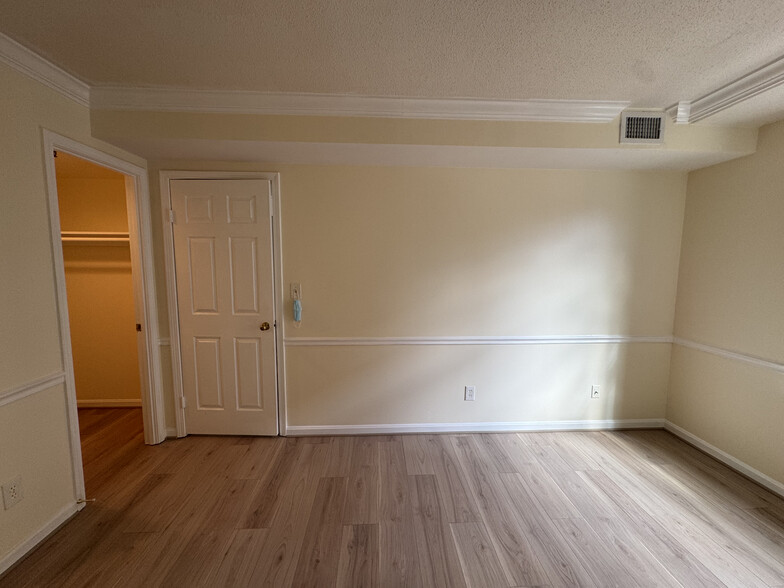 Bedroom #1 - 2400 Clarendon Blvd