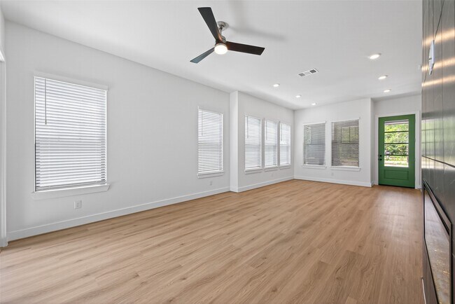 Building Photo - 7802 Longhorn Ballroom Dr