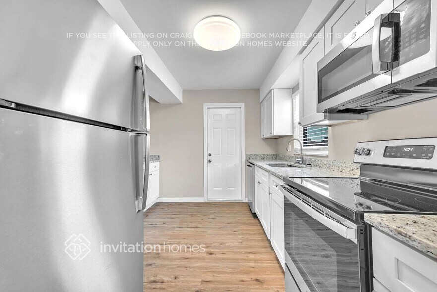 Building Photo - 6914 Voltaire Dr