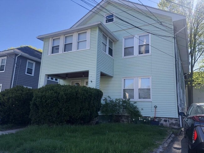 Primary Photo - 87 Fiske St