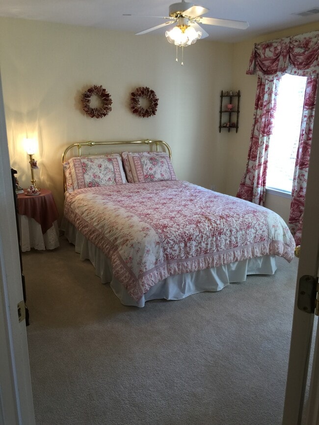 Building Photo - 14328 Laurel Tree Ln