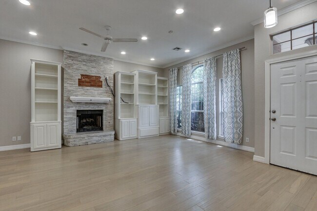 Building Photo - Spacious Retreat with a Park-Like Backyard