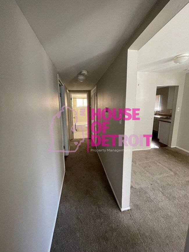 Building Photo - 21900 Coolidge