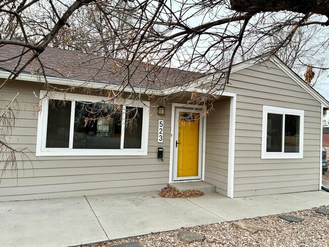 Building Photo - 6 Month lease special, $200/mo off per month! Priced at $1795 after discount. Cute House For Rent...