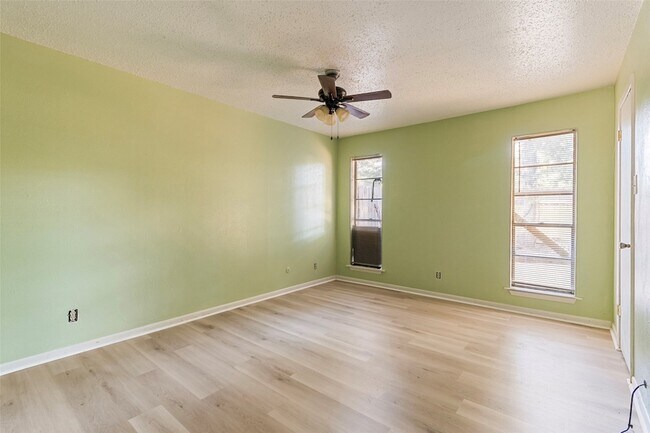 Building Photo - 309 Blake Dr