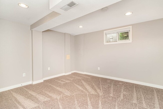 Building Photo - 3Bd/1.75Ba Kirkland Home
