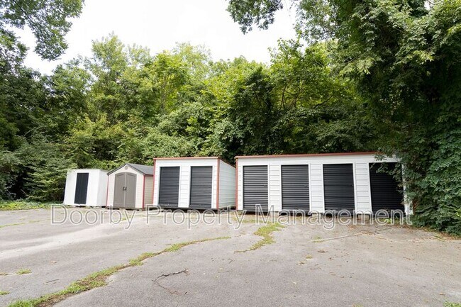 Building Photo - 513 Donaldson Rd