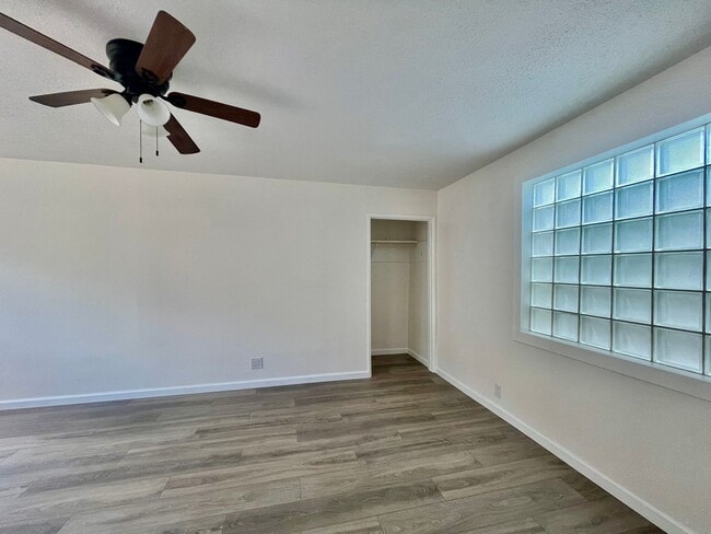 Building Photo - Freshly Renovated Studio with Yard & Mount...