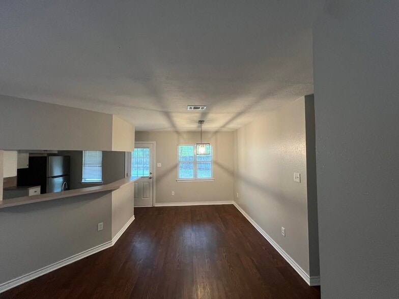 Building Photo - 112 Highland Dr