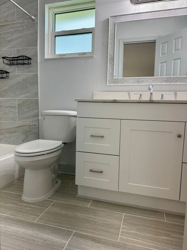 Building Photo - Remodeled Tampa Home