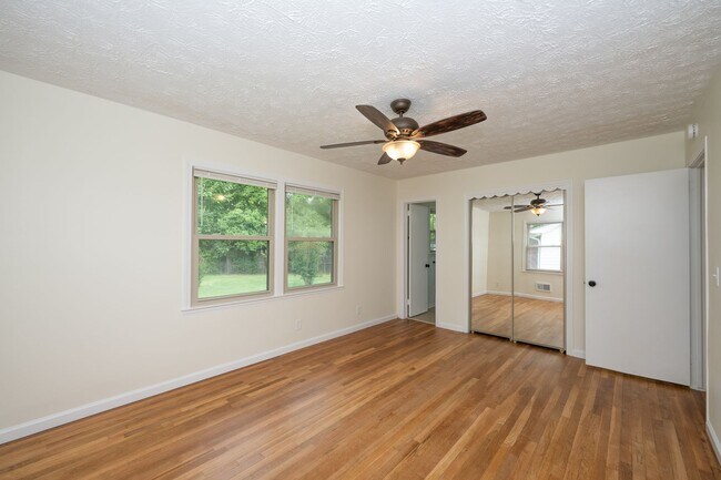 Building Photo - # Charming Greenville Home with Excellent ...