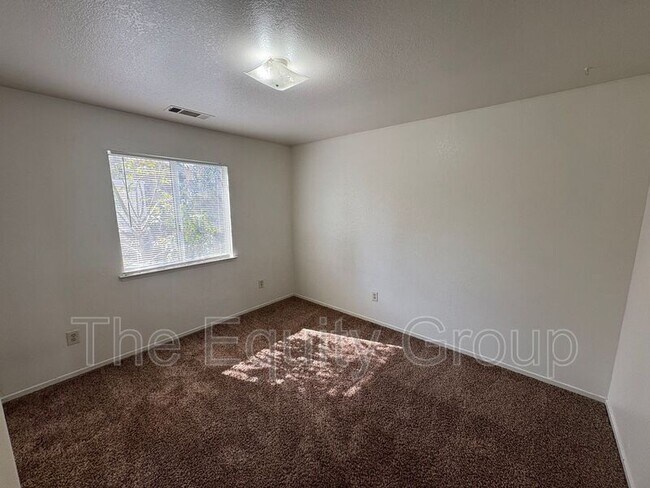 Building Photo - 2408 W Packwood Dr