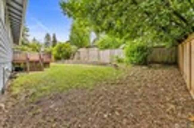 Building Photo - Move-In Ready 5-Bed on a Quiet Kingsgate Cul-de-Sac