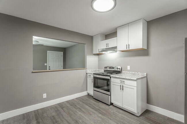 Building Photo - 1100 S Willow