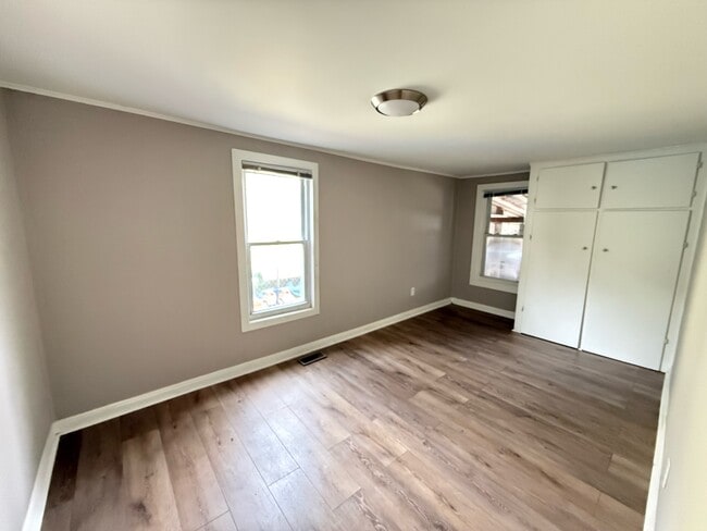 Building Photo - 430 Dunlap St