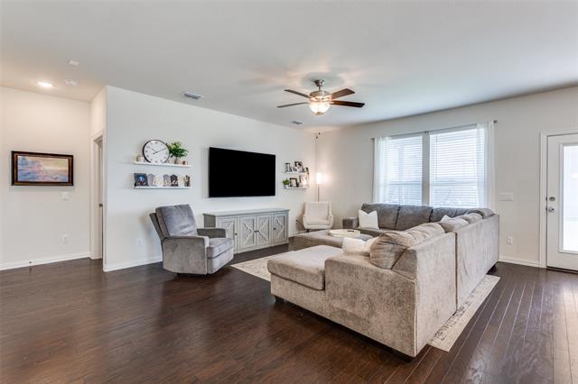 Building Photo - 811 Maverick St