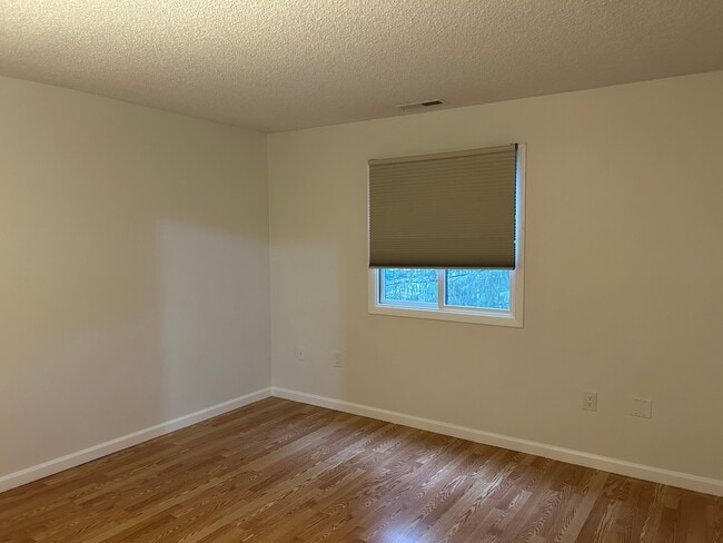 Building Photo - 5317 Ravens Crest Dr