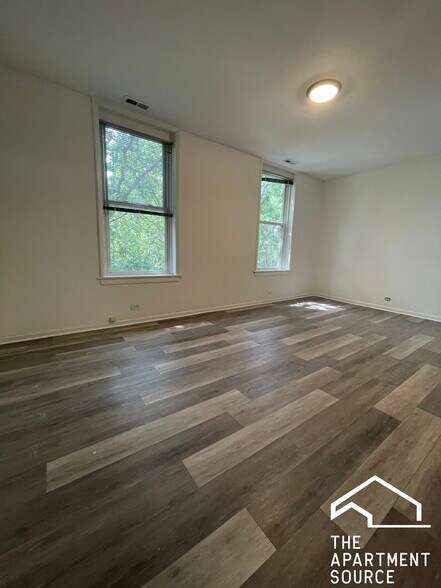 Building Photo - 1844 W Henderson St