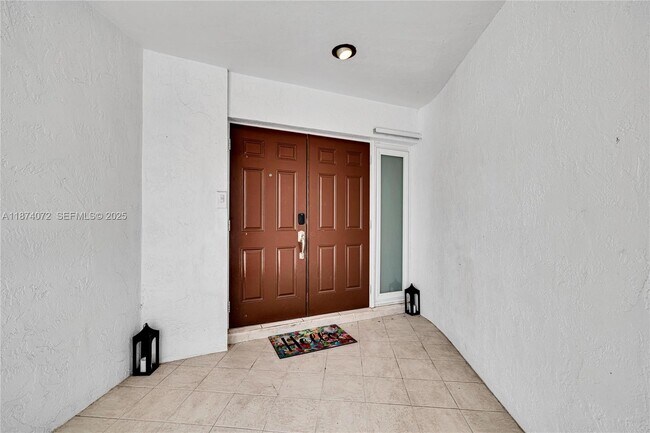 Building Photo - 5706 Guava Dr