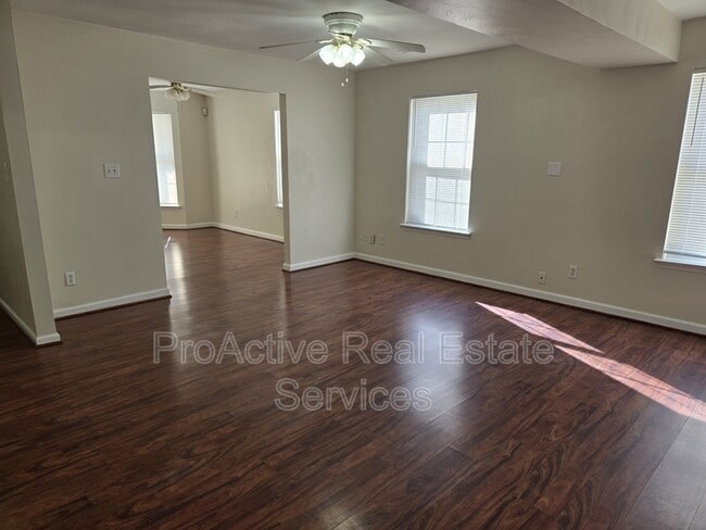 Building Photo - 831 Marshall Ave