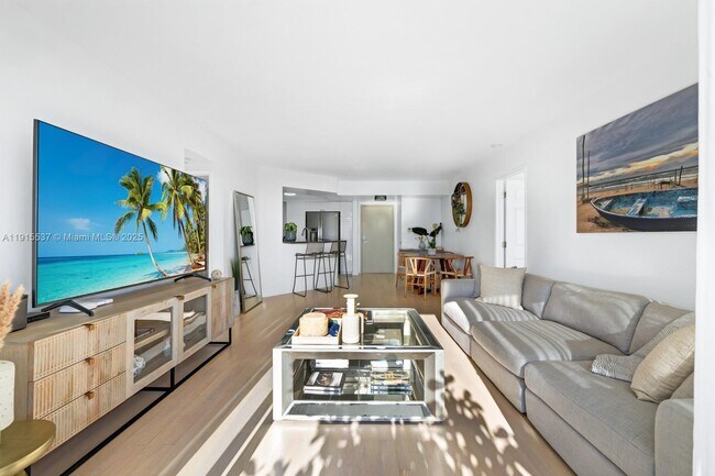 Building Photo - 1800 Sunset Harbour Dr