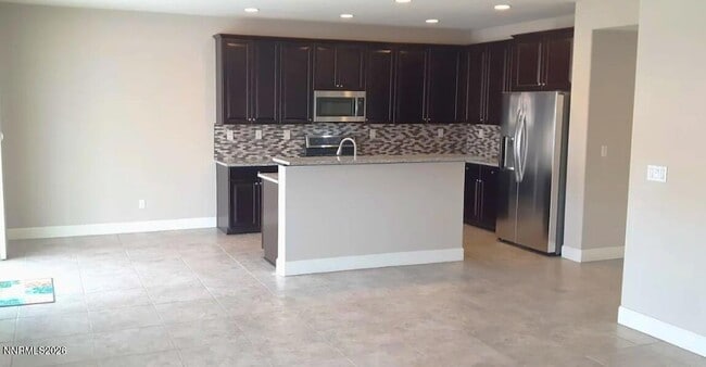 Building Photo - 10696 Foxberry Park Dr