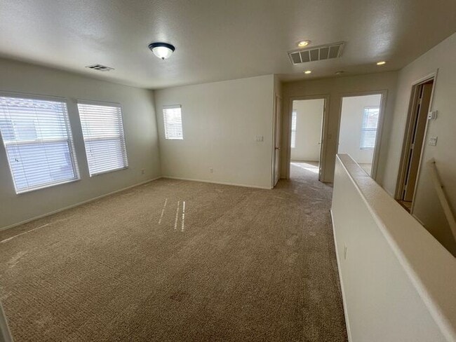 Building Photo - This proeprty has been shown before and will be leased to the first qualified applicant. To sched...