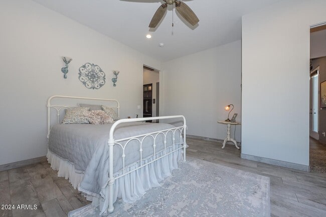 Building Photo - 5861 E Cloud Rd