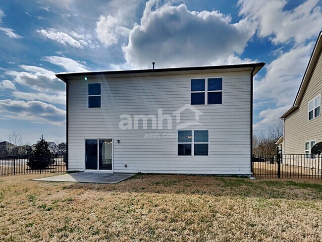 Building Photo - 5290 Lake Maxwell Dr