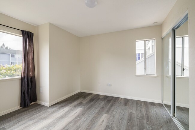 Building Photo - ~Pet Friendly - 2 bed /1 bath w/ 2 parking - Mililani Mauka~