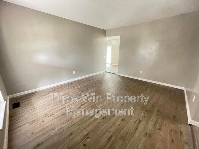 Building Photo - 1725 Orletto Way