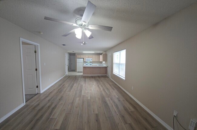 Building Photo - 7720 Lola Cir