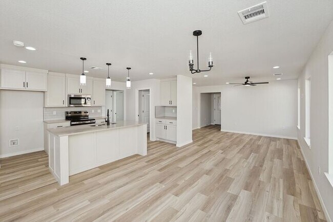 Building Photo - 9004 Oakleaf Ct