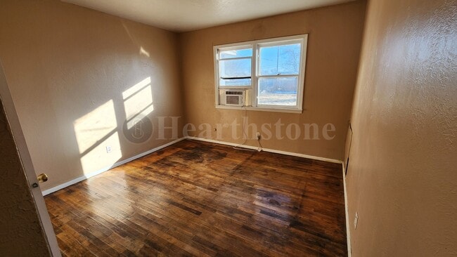 Building Photo - 1012 E Brazos St