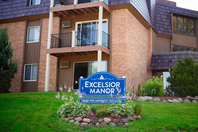 Interior Photo - Excelsior Manor Apartments