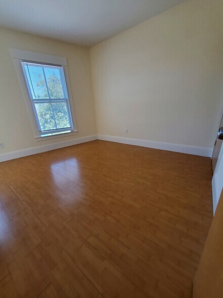 Building Photo - 2597 Telegraph Ave