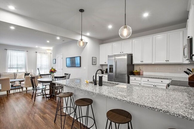 Building Photo - 8112 Wistar Creek Walk