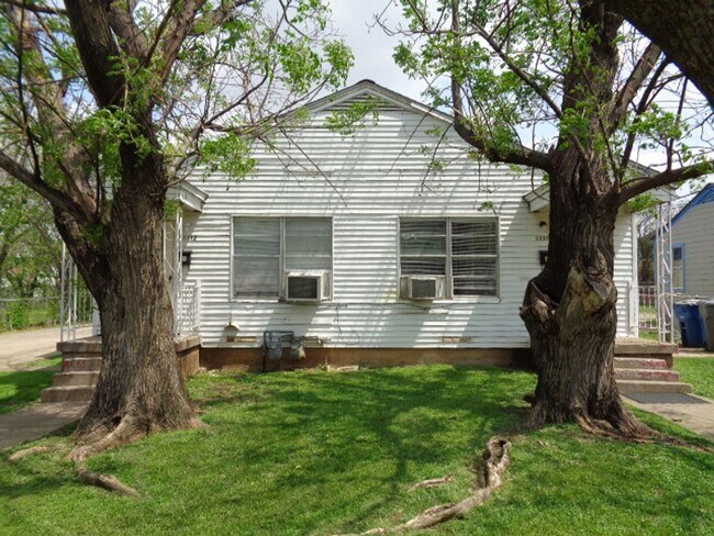 Building Photo - Dumane 1112-1114