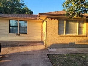 Building Photo - 2953 Primrose Ln