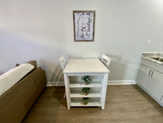 Building Photo - 149 1st St S