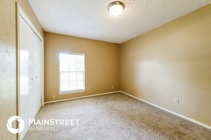 Building Photo - 11906 Woolford Dr