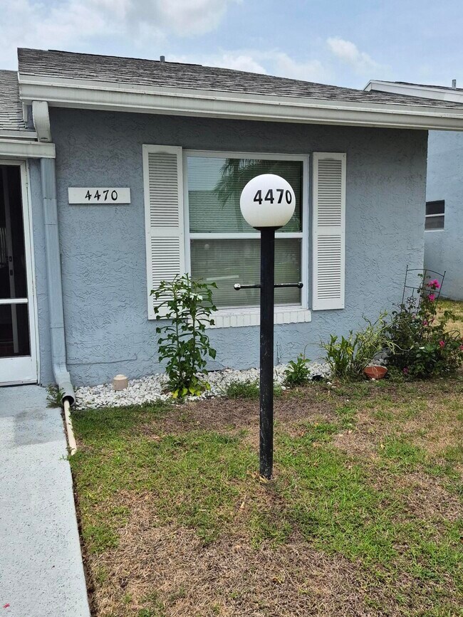 Building Photo - 4470 Lucerne Villas Ln