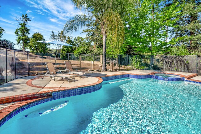 Building Photo - 30428 Penrod Dr
