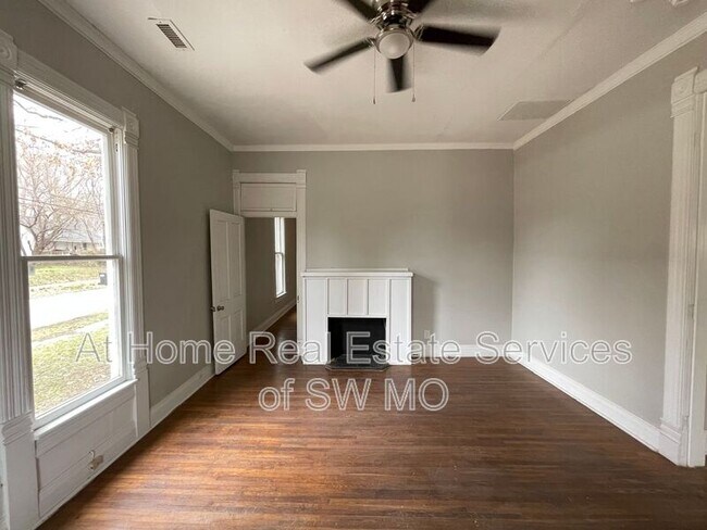 Building Photo - 1350 N Grant Ave